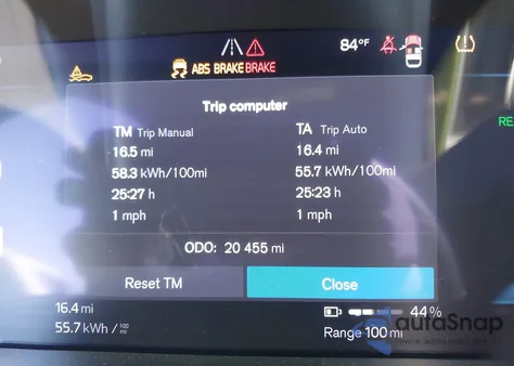 2023 Volvo C40 Recharge Pure Electric Twin Plus z USA, uszkodzony, nr VIN YV4ED3GLXP2044708